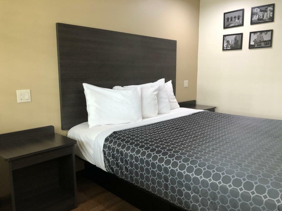 Simply Home Inn & Suites - ריברסייד מראה חיצוני תמונה